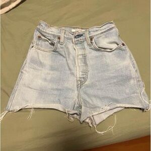 High Rise Levi’s Jean Festival Shorts